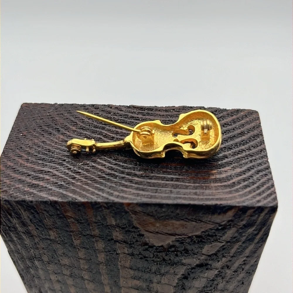 Gold tone rhinestone violin pin brooch 🎶 🎻